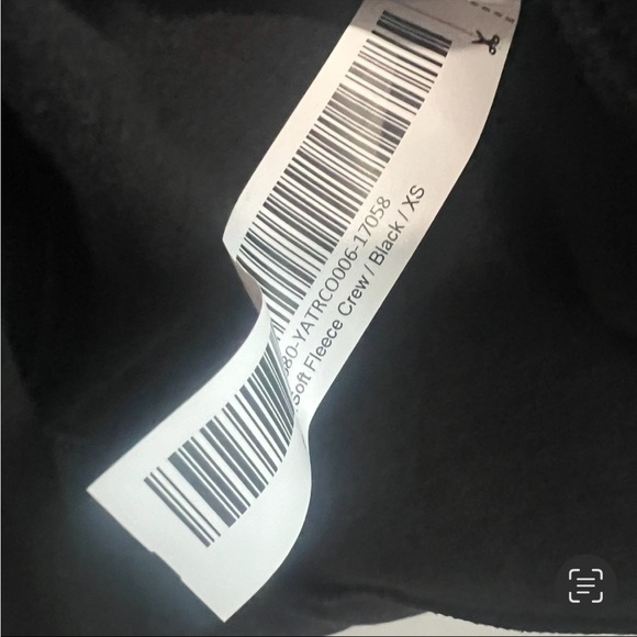 New Quince SuperSoft Fleece Crew Black, New with Out Tags - Picture 5 of 6